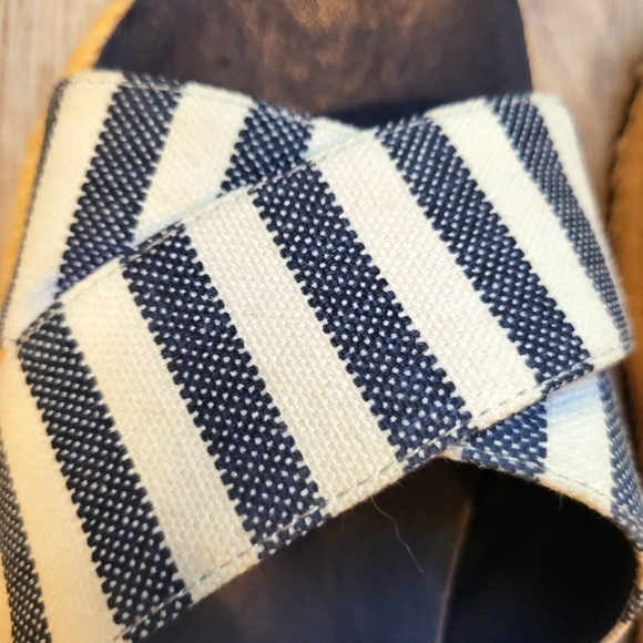 Vince Camuto Cross strap wedges Size 8 - Picture 2 of 6